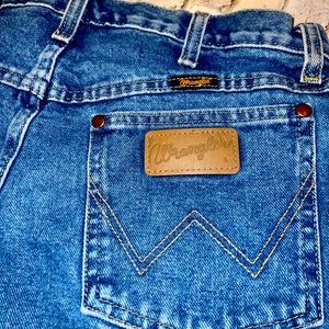 Women’s Wrangler High-Rise Jean Shorts